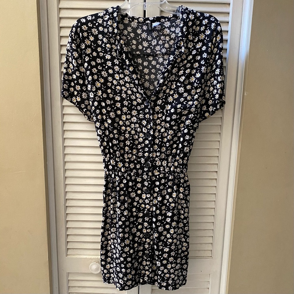 Divided by H&M - Sz L Daisy Shirt Dress